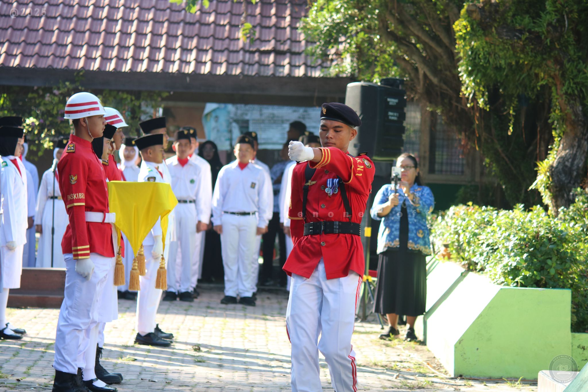 Pengeibaran bendera 10